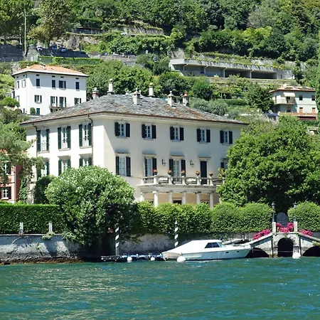 ספינת מלון Private Boat Tour